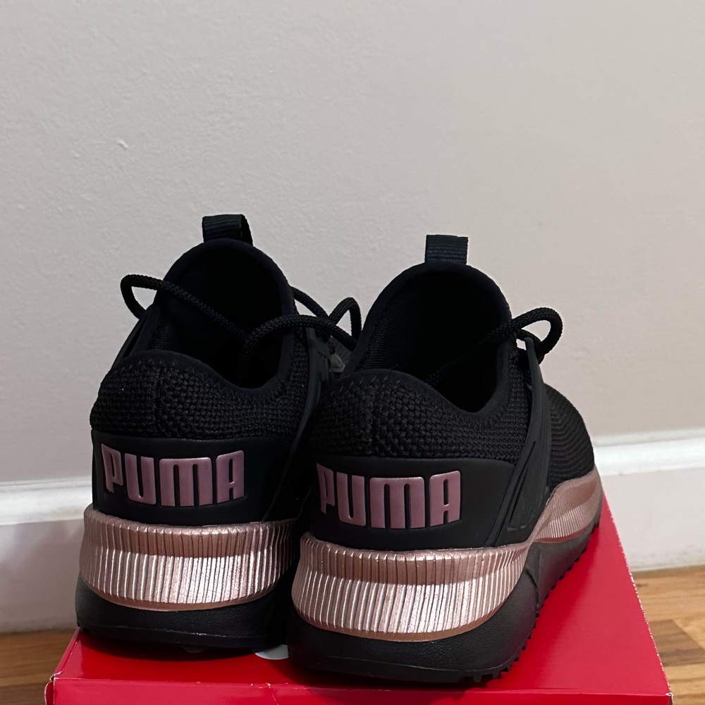 Women’s sneakers